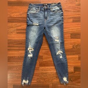 Fashion Nova distressed jeans Juniors Size 7 New Trendy School